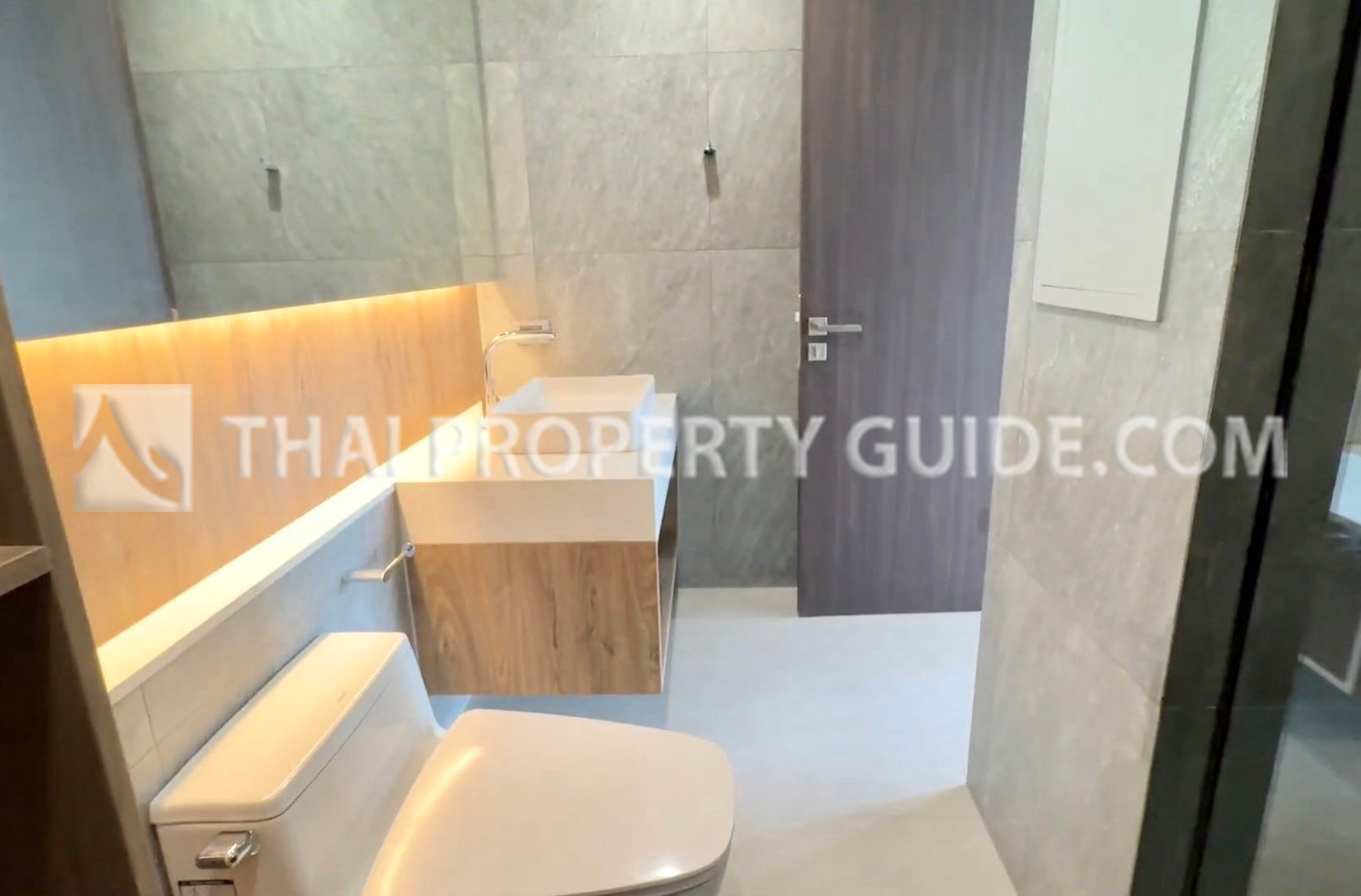 Condominium in Sathorn 